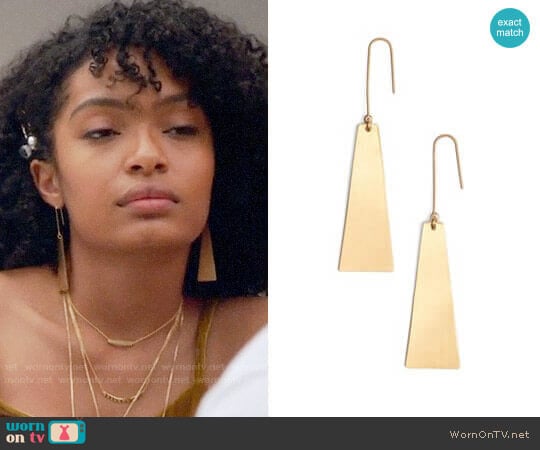 Petaldrop Earrings by Madewell worn by Zoey Johnson (Yara Shahidi) on Grown-ish