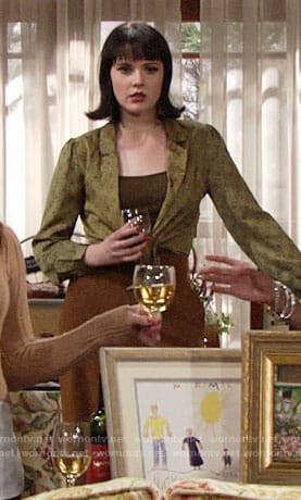 Tessa’s green tie-front crop top on The Young and the Restless