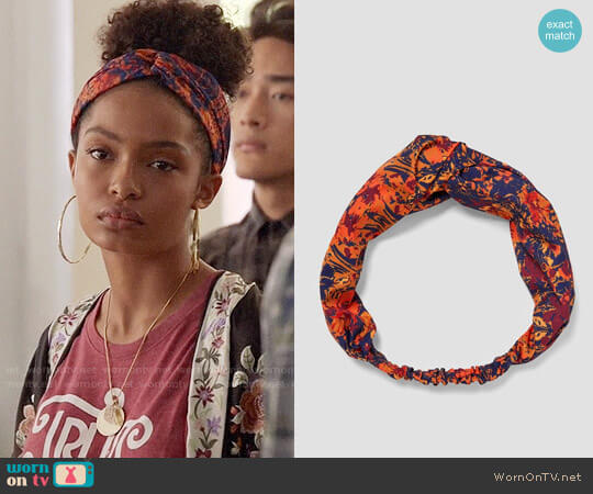 Zara Faded Print Headband worn by Zoey Johnson (Yara Shahidi) on Grown-ish