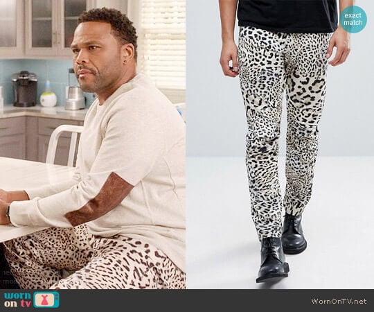 G-Star Elwood 5622 x 25 Pharrell Jeans in Leopard worn by Andre Johnson (Anthony Anderson) on Black-ish