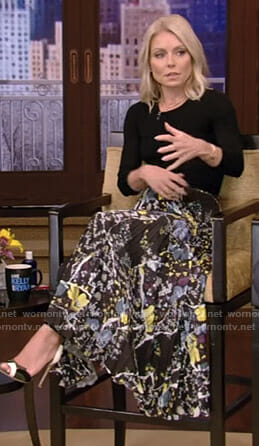 Kelly’s black floral pleated skirt on Live with Kelly and Ryan
