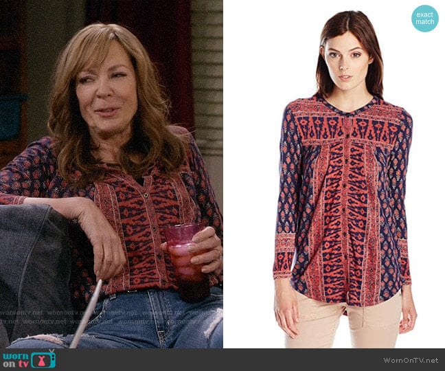 Lucky Brand Woodblock Top  worn by Bonnie Plunkett (Allison Janney) on Mom