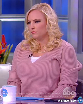 Meghan’s pink ribbed v-neck sweater on The View