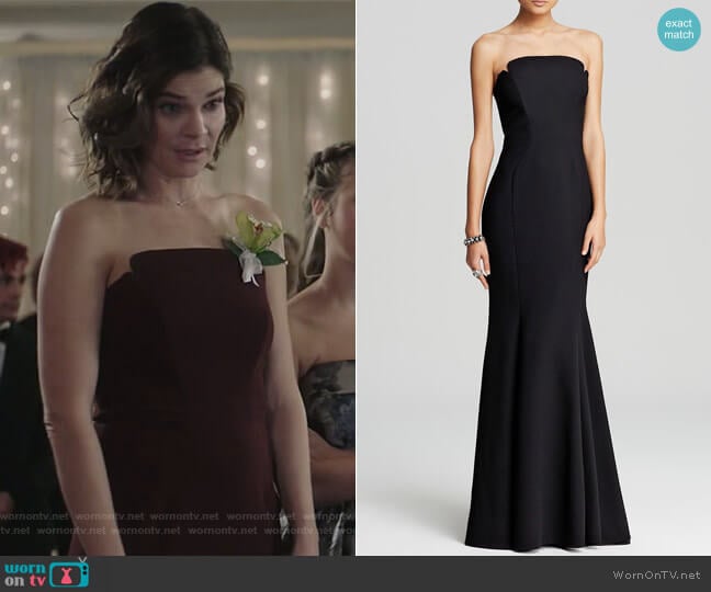 Deco Neckline Strapless Gown by Jill Jill Stuart worn by Heather Hughes (Betsy Brandt) on Life in Pieces