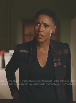 Lynn's black and copper blazer on Black Lightning