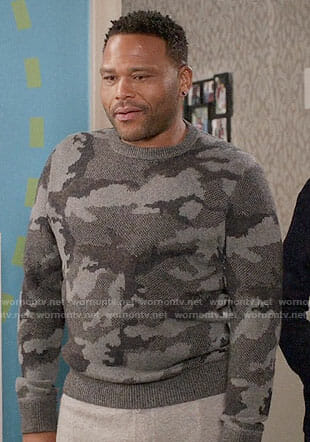 Andre’s grey camouflage sweater on Black-ish