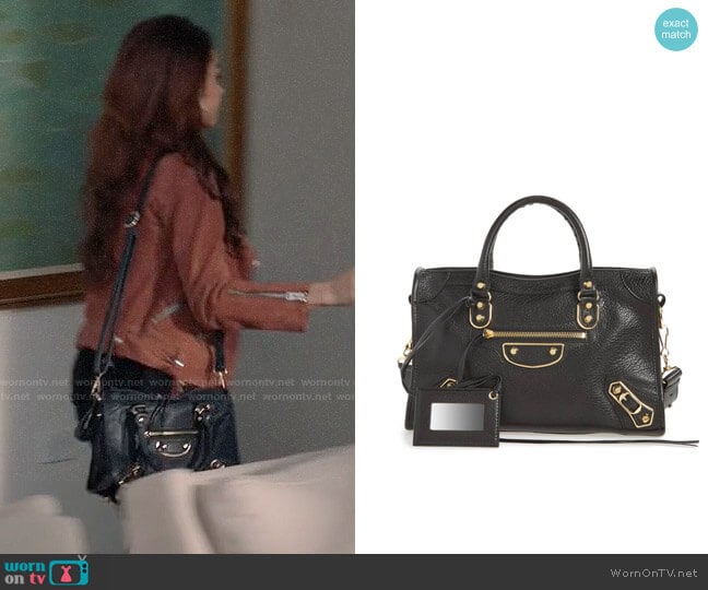 Balenciaga Small Classic Metallic Edge City Leather Tote worn by Haley Dunphy (Sarah Hyland) on Modern Family