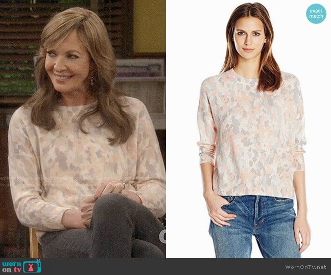 Equipment Melanie Sweater in Parasol Peach worn by Bonnie Plunkett (Allison Janney) on Mom