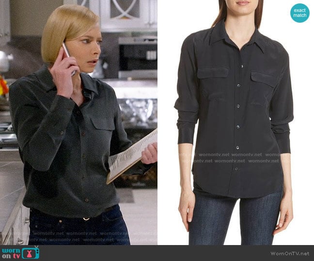 Equipment Slim Signature Silk Shirt worn by Jill Kendall (Jaime Pressly) on Mom