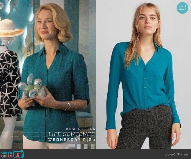 Express Slim Fit Convertible Sleeve Portofino Shirt worn by Petra Solano (Yael Grobglas) on Jane the Virgin