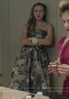 Sam’s prom dress on Life in Pieces