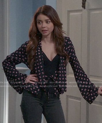 Haley’s printed tie front jacket on Modern Family