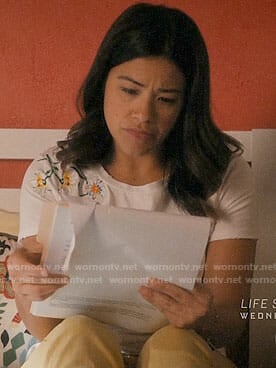 Jane's daisy embroidered t-shirt on Jane the Virgin