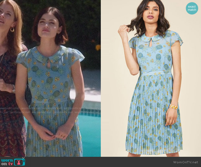 ModCloth Expansive Interests A-Line Dress in Pineapple worn by Stella Abbott (Lucy Hale) on Life Sentence