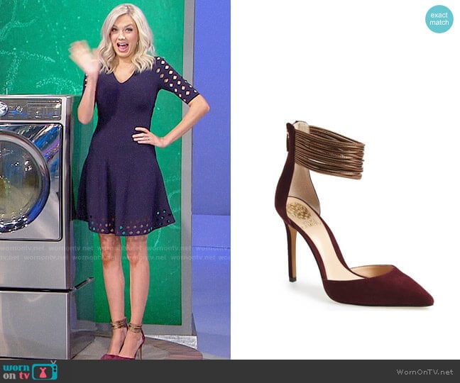 Vince Camuto Nayz Pumps worn by Abby Newman (Melissa Ordway) on The Young and the Restless