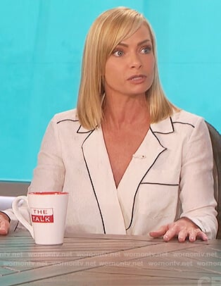 Jaime Pressly’s white silk contrast top on The Talk