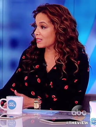 Sunny’s black lip print shirtdress on The View