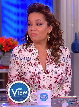 Sunny's white floral print dress on The View