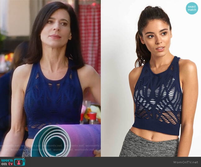 Vixen Fitted Crop Tank by Alo Yoga worn by Nina Devon (Perrey Reeves) on Famous in Love