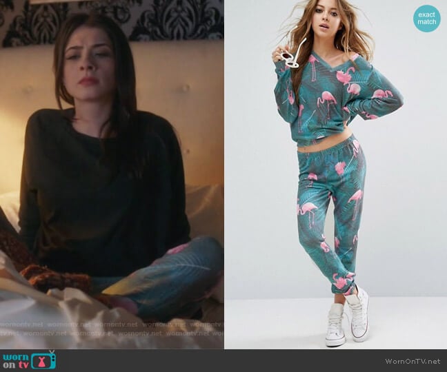 Mami Palms Flamingo Knox Sweatpants by Wildfox worn by Alexis Gleen (Niki Koss) on Famous in Love