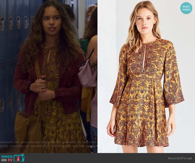 WornOnTV: Jessica’s yellow printed keyhole dress on 13 Reasons Why ...