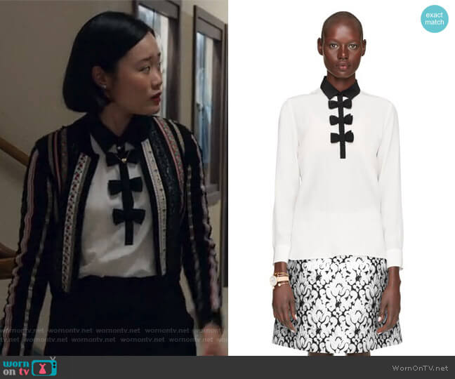 Contrast bow blouse by Kate Spade worn by Courtney Crimsen (Michele Selene Ang) on 13 Reasons Why