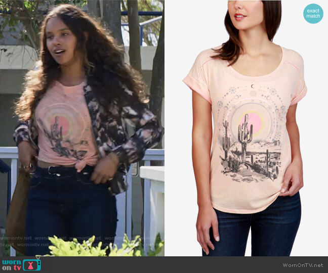 Desert Dreamer Graphic Split-Back T-Shirt by Lucky Brand worn by Jessica Davis (Alisha Boe) on 13 Reasons Why