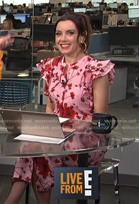 Melanie’s pink floral ruffled sleeve dress on Live from E!