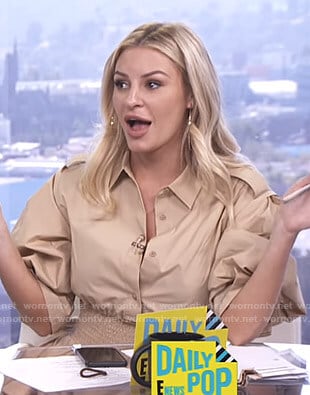 Morgan’s beige smocked waist shirtdress on E! News Daily Pop