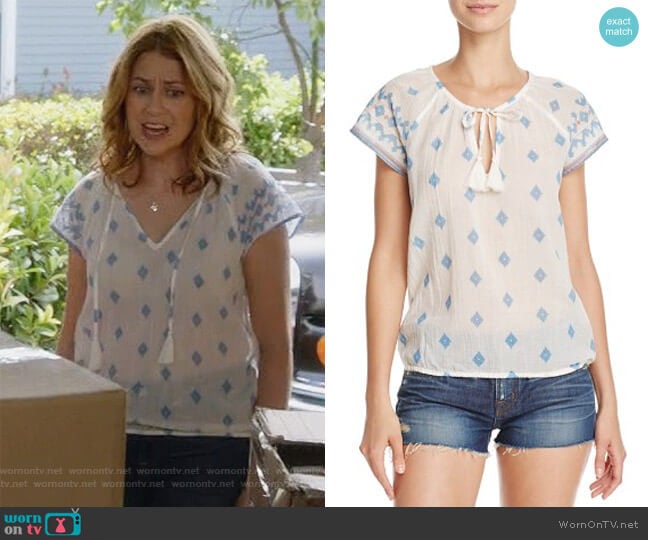 Dolan B Print Top by Soft Joie worn by Lena (Jenna Fischer) on Splitting Up Together