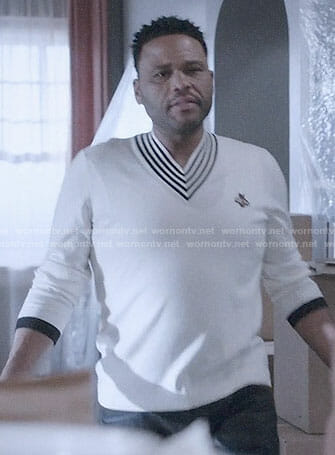 Andre's white sweater with bee on Black-ish