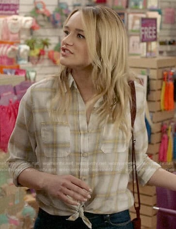 Clementine's yellow plaid shirt on Life in Pieces