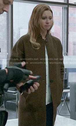 Peyton’s houndstooth coat on iZombie