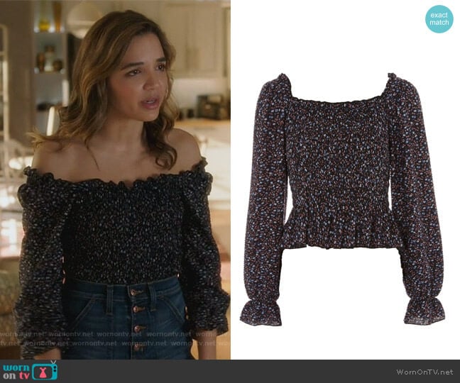 Shirred Ditsy Long Sleeve Top by Topshop worn by Cassandra (Georgie Flores) on Famous in Love