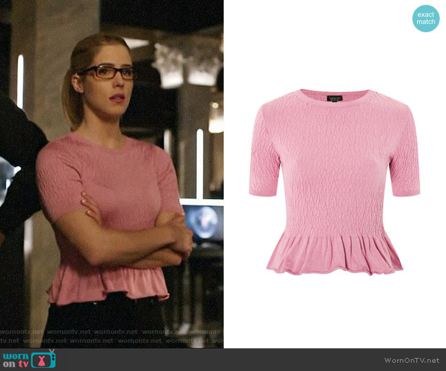 Topshop Shirred Knitted T-shirt worn by Felicity Smoak (Emily Bett Rickards) on Arrow