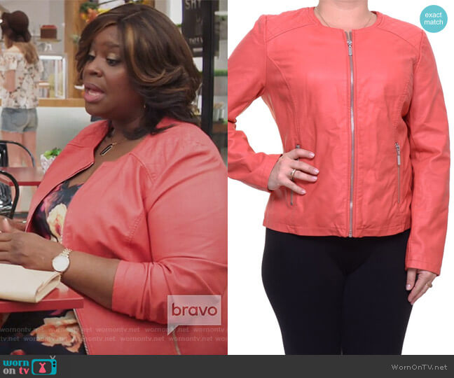 V-Coral Coat Jacket Long Sleeve Size by Alfani  worn by Barbara (Retta) on Girlfriends Guide to Divorce
