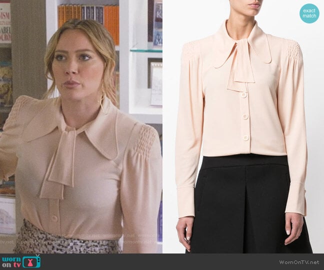 Flou blouse by Chloe worn by Kelsey Peters (Hilary Duff) on Younger