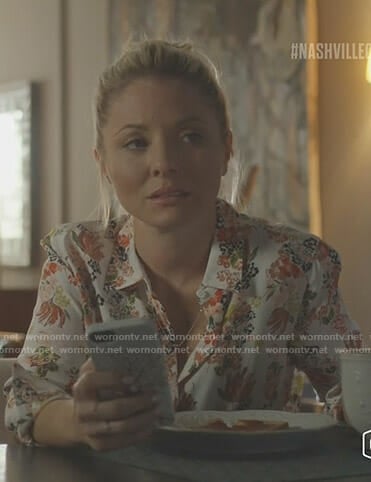 Jessie’s white floral blouse on Nashville