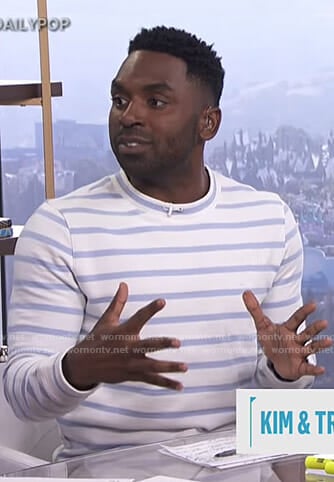 Justin’s white and blue striped sweatshirt on E! News Daily Pop