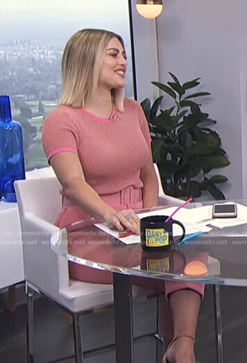 Carissa’s pink short sleeve sweater and cropped pants on E! News Daily Pop