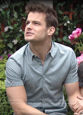 Kyle's blue printed short-sleeve shirt on The Young and the Restless