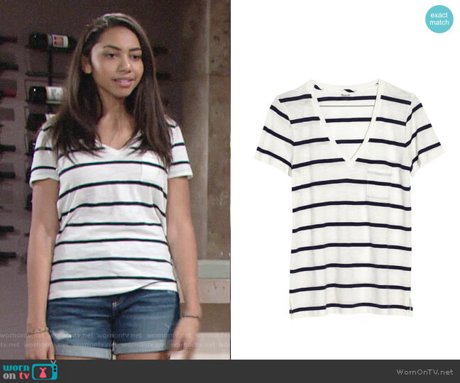 Madewell V-neck Pocket Tee worn by Shauna (Camryn Hamm) on The Young and the Restless