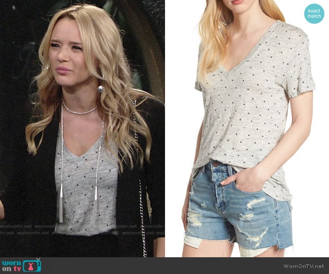 Rails Cara Star Print Tee worn by Summer Newman (Hunter King) on The Young and the Restless