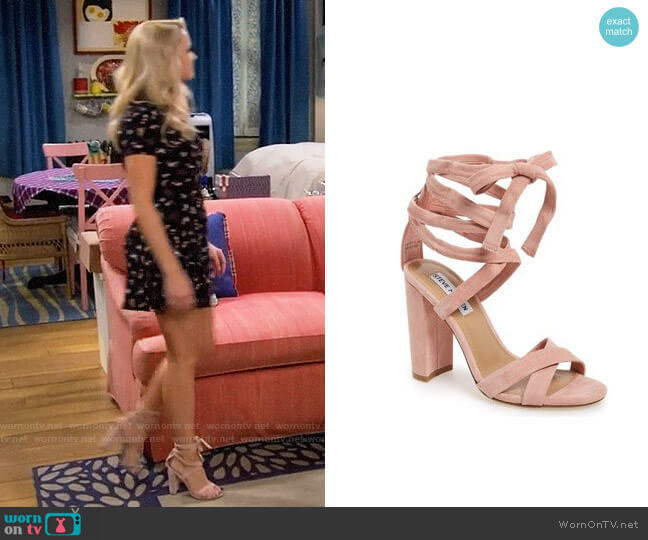 Steve Madden Christey Sandals worn by Gabi Diamond (Emily Osment) on Young and Hungry