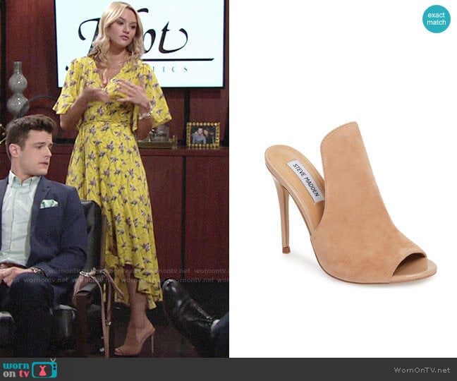 Steve Madden Sinful Sandal worn by Summer Newman (Hunter King) on The Young and the Restless