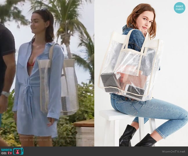 Grid Plastic Shopper Tote Bag by Urban Outfitters worn by Callie Jacob (Maia Mitchell) on The Fosters