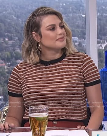 Carissa’s brown striped knit top on E! News Daily Pop