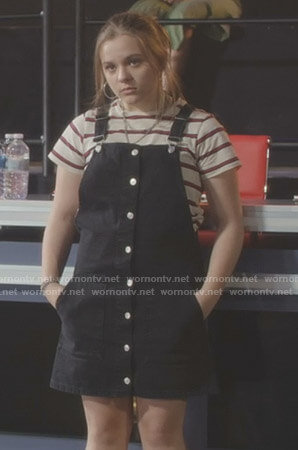 Daphne’s striped tee and buttoned pinafore dress on Nashville