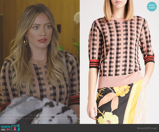 Jayan wool-blend sweater by Dries Van Noten worn by Kelsey Peters (Hilary Duff) on Younger