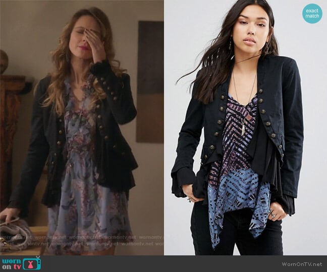 WornOnTV: Phoebe's leather jacket and fringed bag on Girlfriends Guide to  Divorce, Beau Garrett